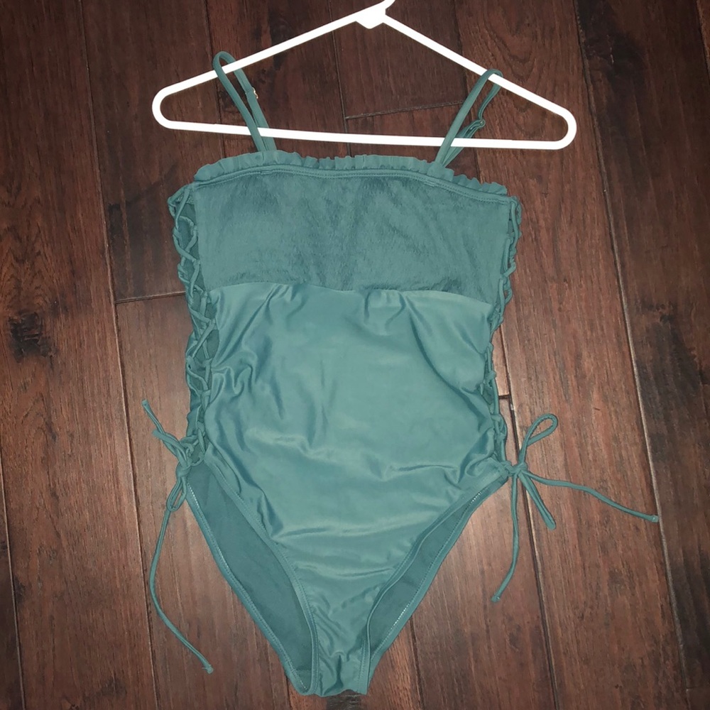 Gorgeous one piece swim suit! M